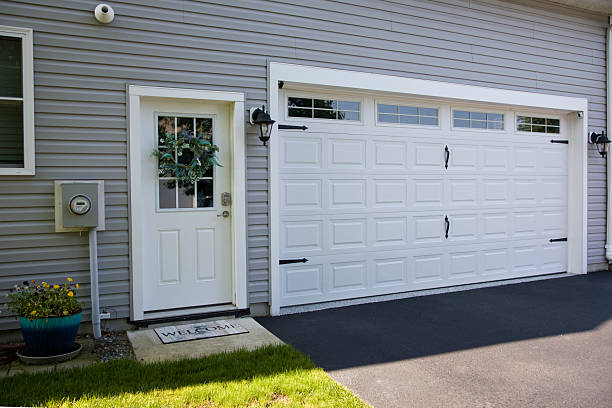 24/7 Emergency Garage Door Panel Replacement experts in Scenic, AZ